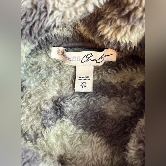 Express One Eleven Camo Fleece Sweatshirt Size XS Extra Small - Picture 4 of 5